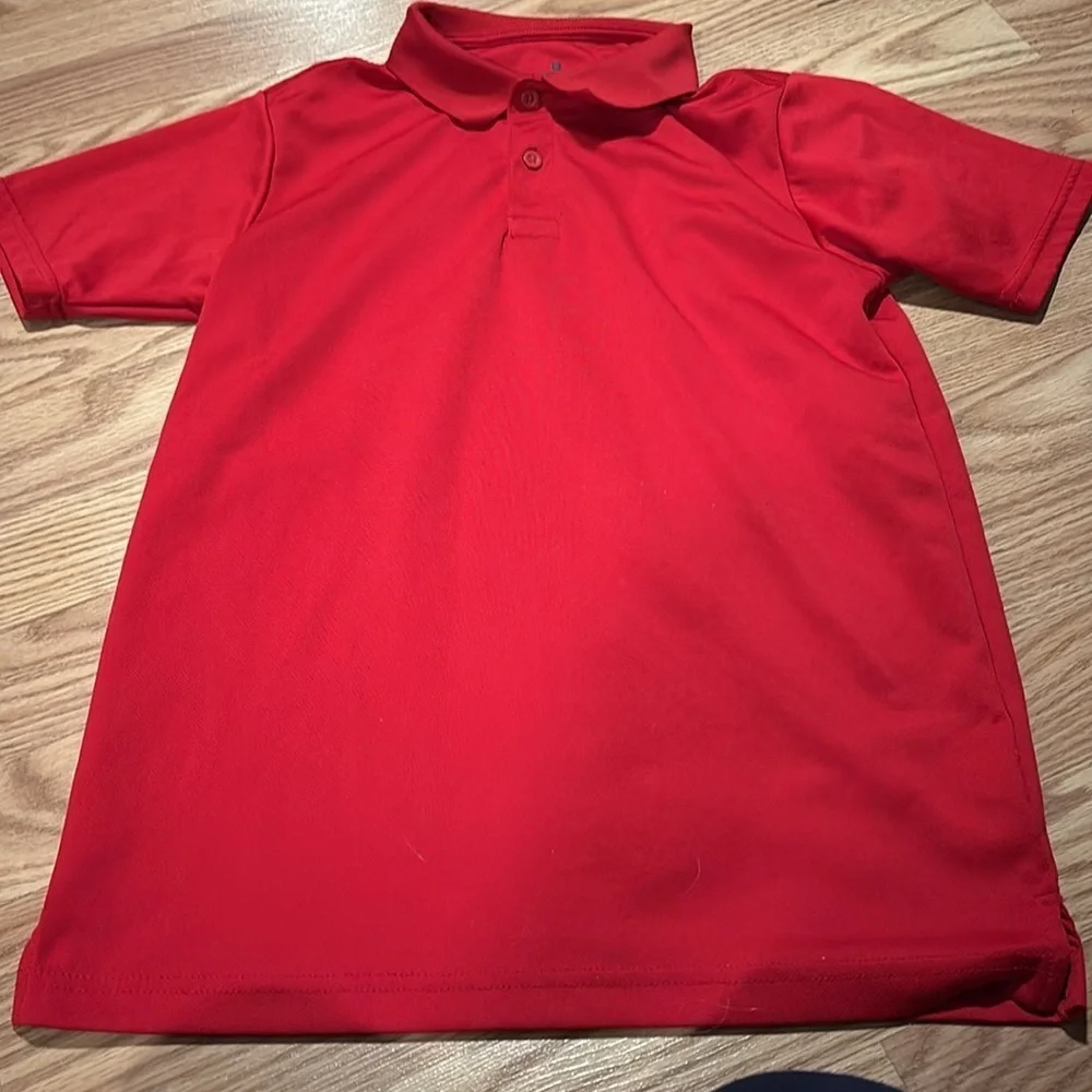 Boys 14/16 large red short sleeve polo shirt with collar and two buttons